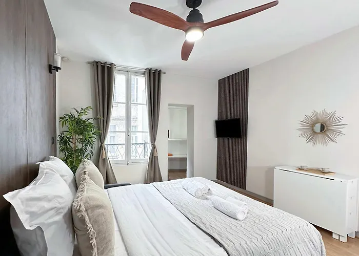 Perfect Studio In Louvre Area